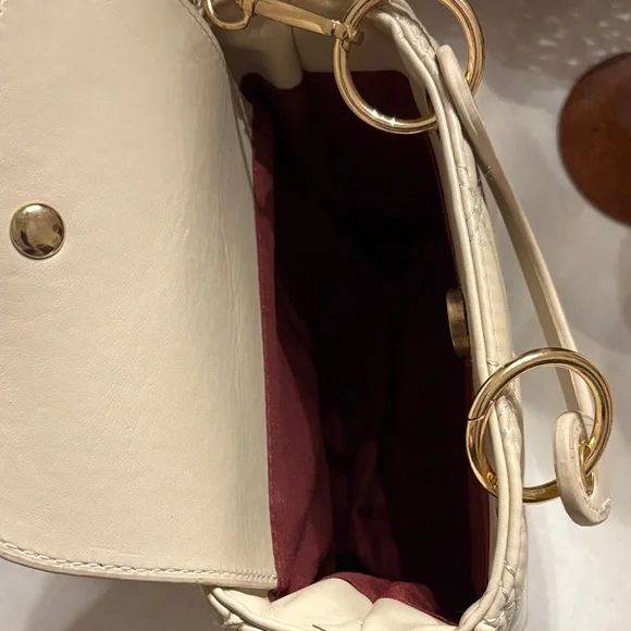 Elegant Cream Quilted Mini Bag with Gold Chain EUC - Picture 4 of 7